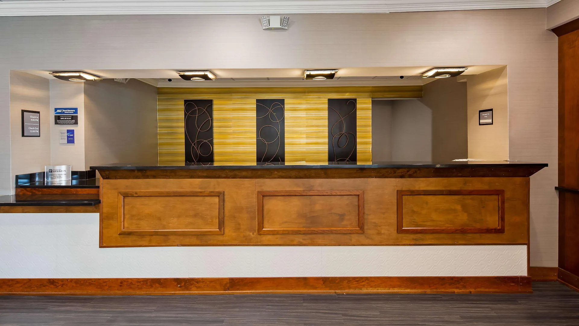 Best Western Premier Airport/Expo Center Hotel Louisville 4*,