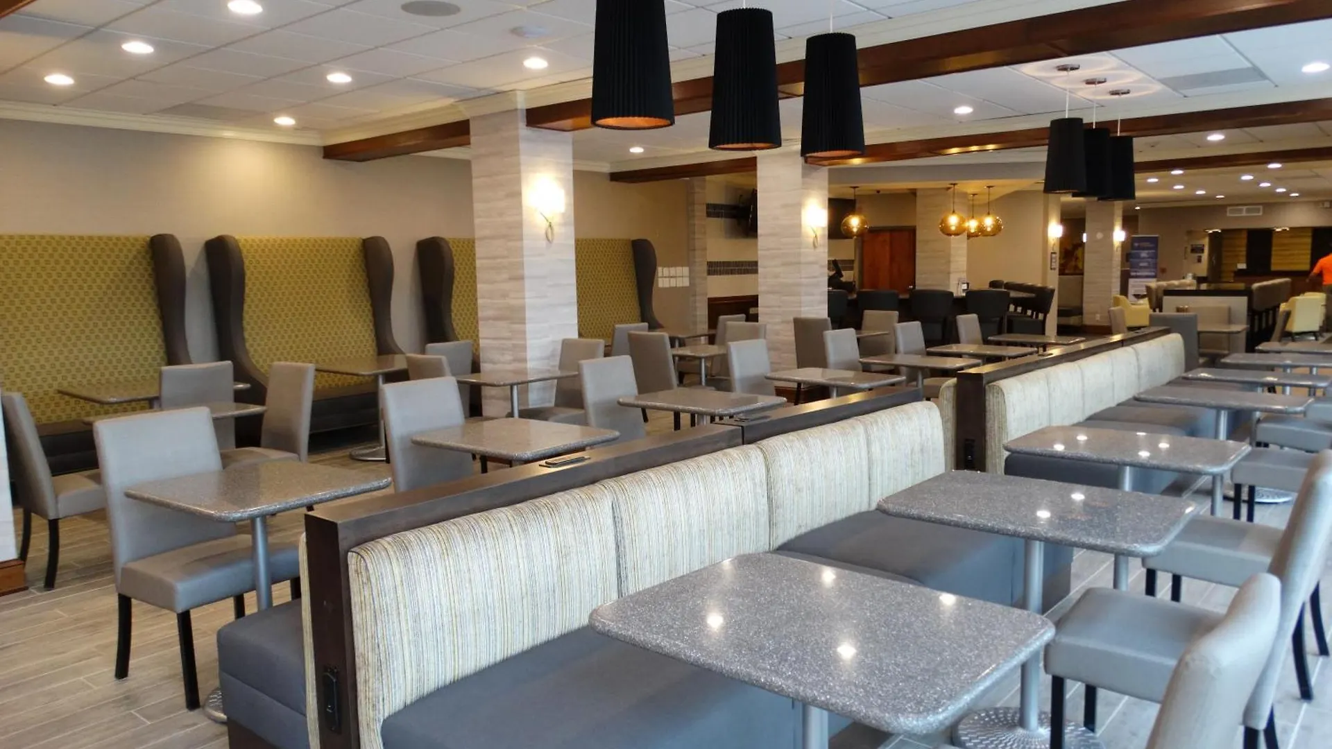 Best Western Premier Airport/Expo Center Hotel Louisville 4*,