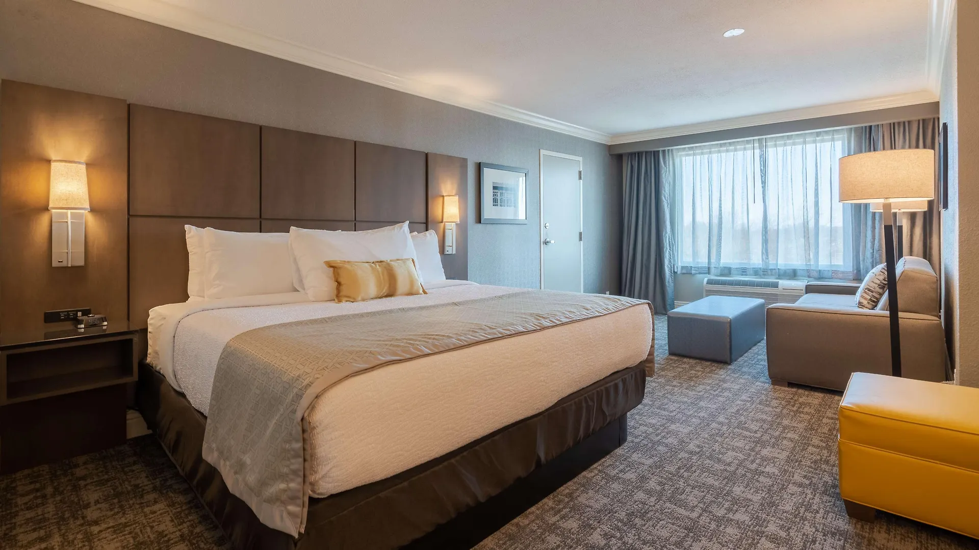 Best Western Premier Airport/Expo Center Hotel Louisville
