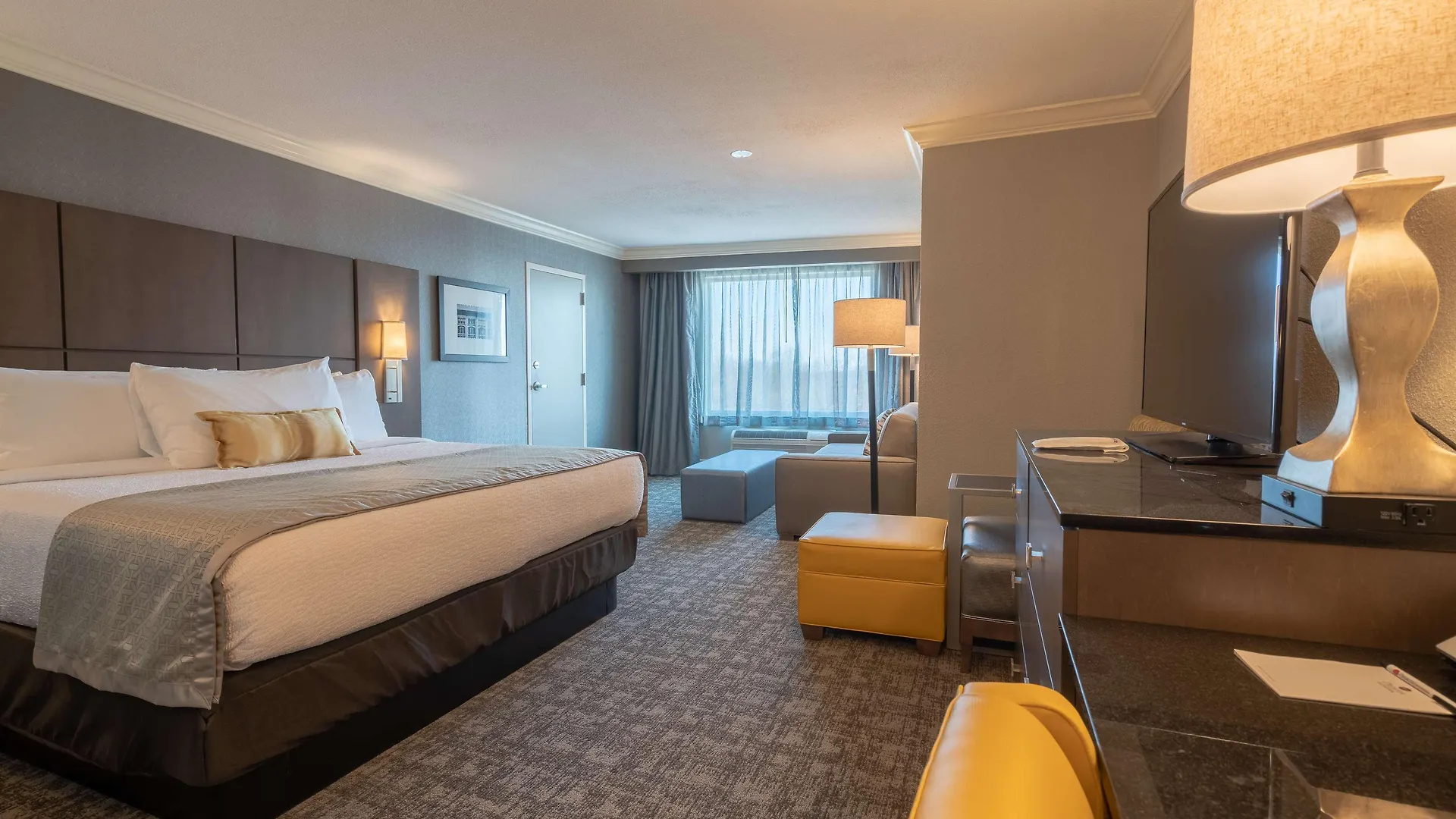 Best Western Premier Airport/Expo Center Hotel Louisville